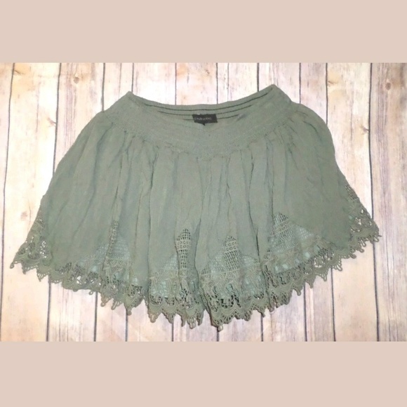 Nasty Gal Pants - M Dance & Marvel Nasty Gal Green Lace Shorts